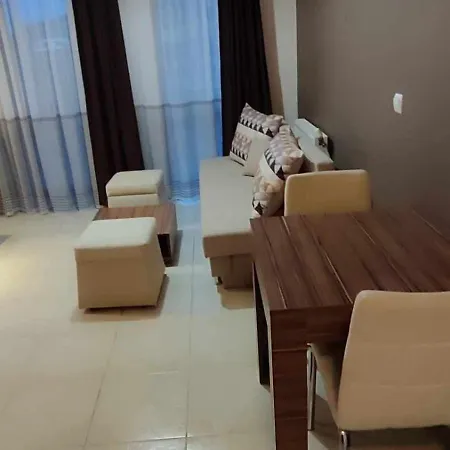 Crystal アパート バンスコ